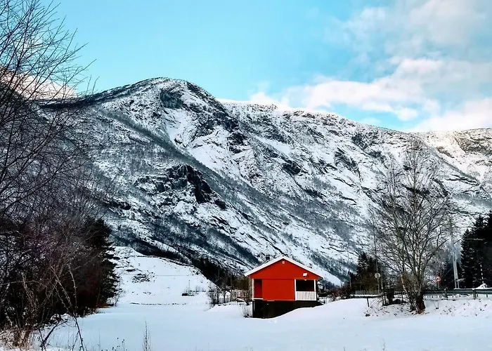 Steinsholen Holiday Home
